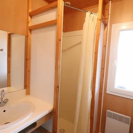 A Salers, Terrasse, Proche Centre, 4 Pers, Nature, Randos, Animaux Admis - Fr-1-742-454 Hébergement de vacances