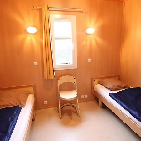 A Salers, Terrasse, Proche Centre, 4 Pers, Nature, Randos, Animaux Admis - Fr-1-742-454 Salers